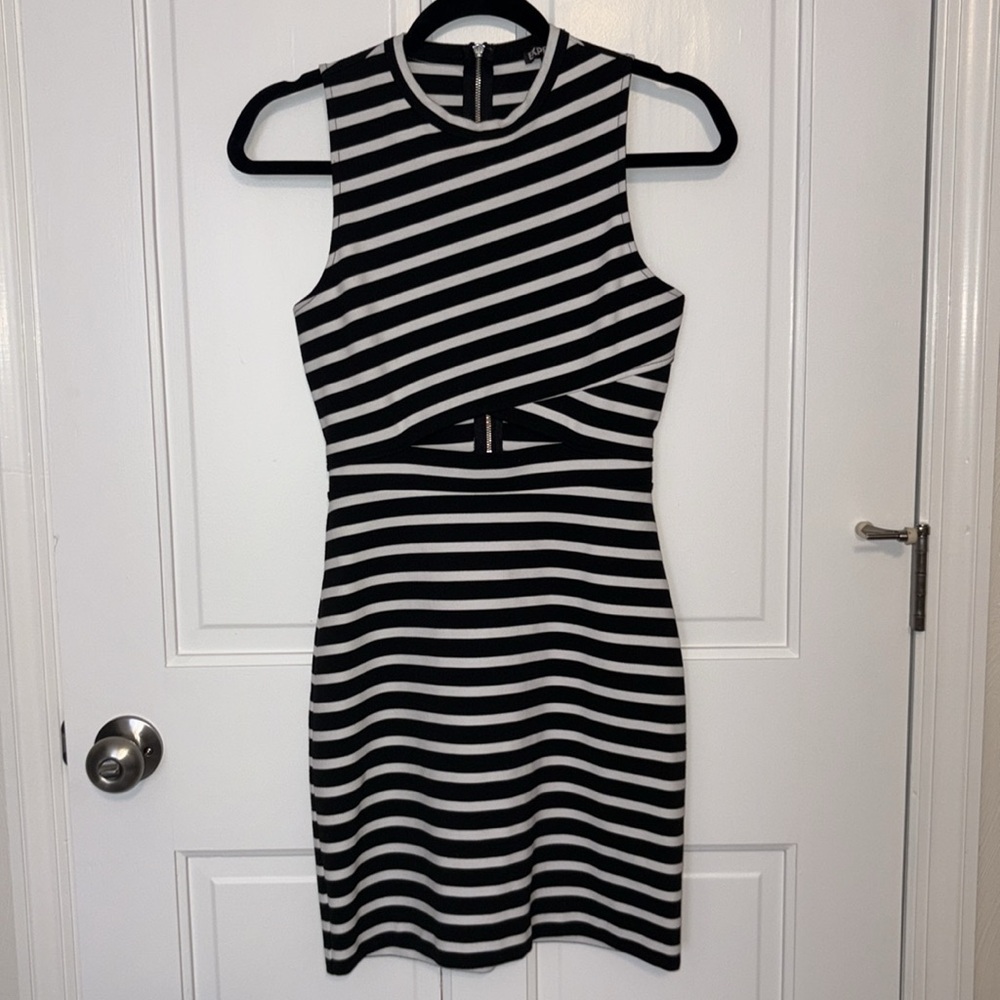 EXPRESS DRESS